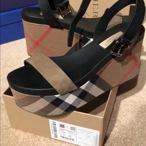 Burberry shoe size 40.5
